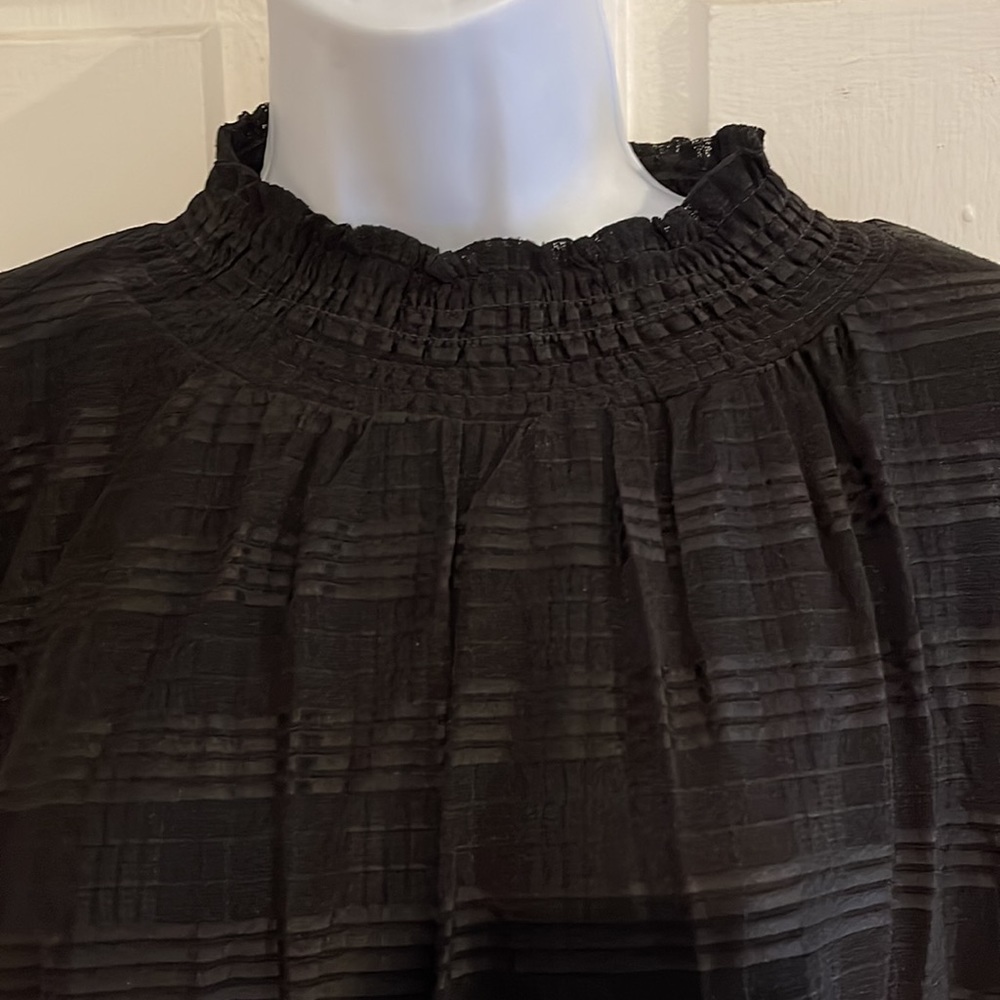 NM Neumann Marcus Black Holiday Top XL